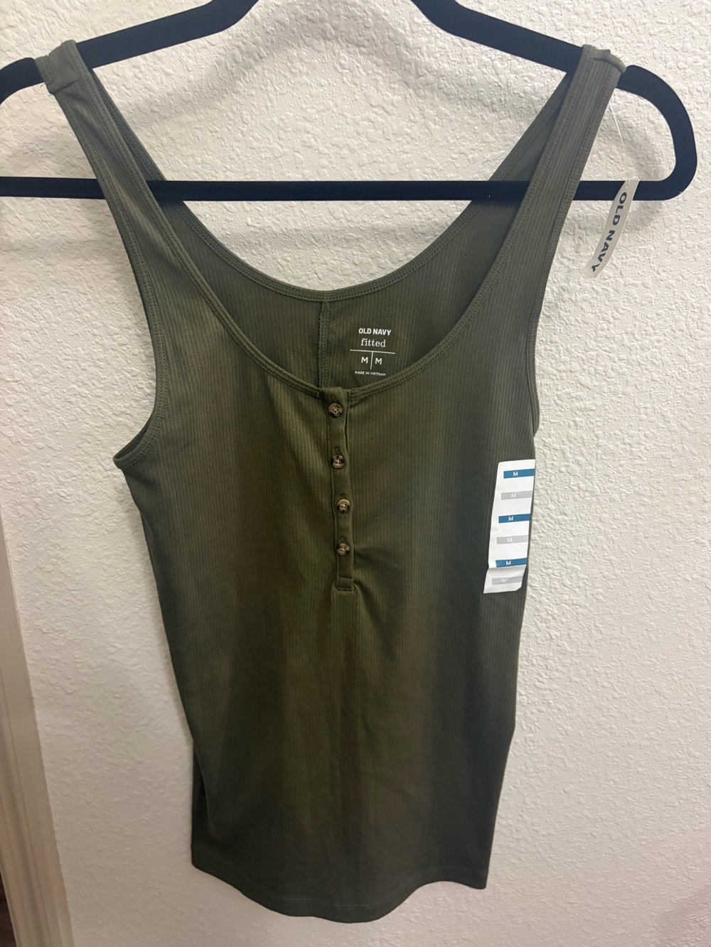 NWT Old Navy Fitted Ribbed Henley Tank Top Olive Green Size M